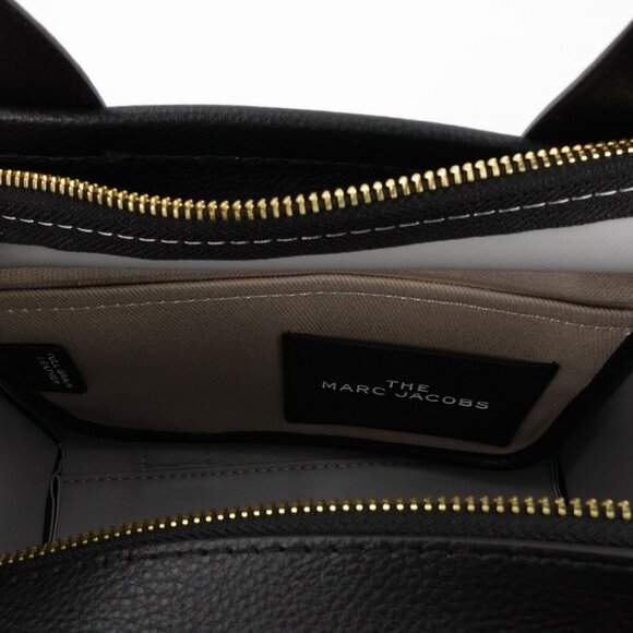 Marc Jacobs Women's The Small Tote Grainy Leather Bag Black OS - Picture 12 of 16